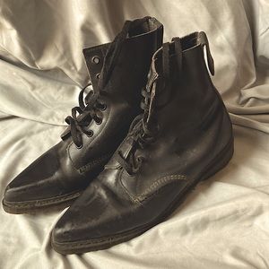 Vintage very pointy doc martens black. US women’s size 9